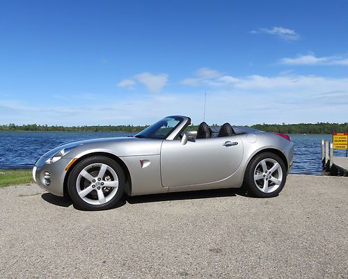 2006 pontiac solstice base convertible 2-door 2.4l cool silver only 8k miles