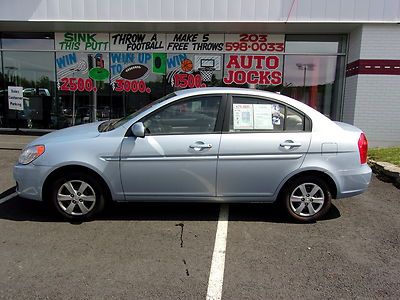 2011 hyundai accent pre-owned one owner clean must sell