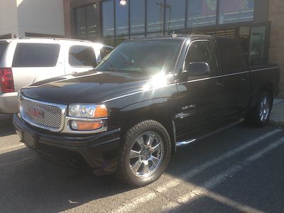 Low miles 45,800 denali clean car fax rear dvd  leather roof tow pack very rare