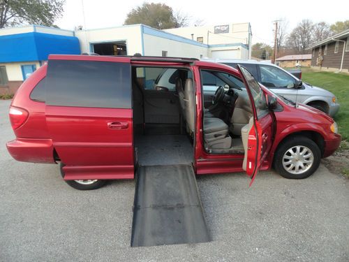 2002 chrysler town and country minivan handicap accessible
