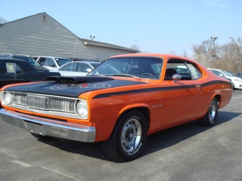 1970 plymouth duster  4-speed