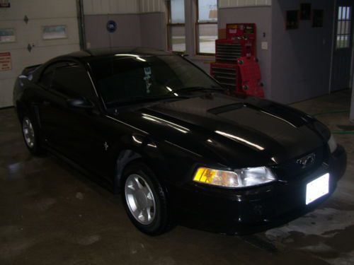 2000 ford mustang coupe