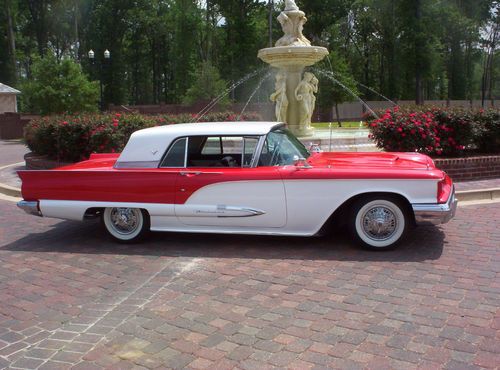 1959 t-bird  352 v8 beautiful paint scheme one of a kind complete restoration