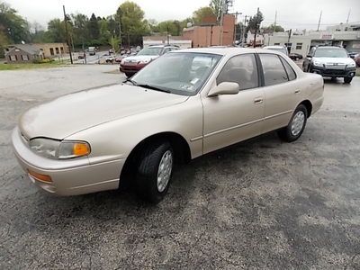 1995 toyota camry le, one owner, no reserve, no accidents, looks and runs fine