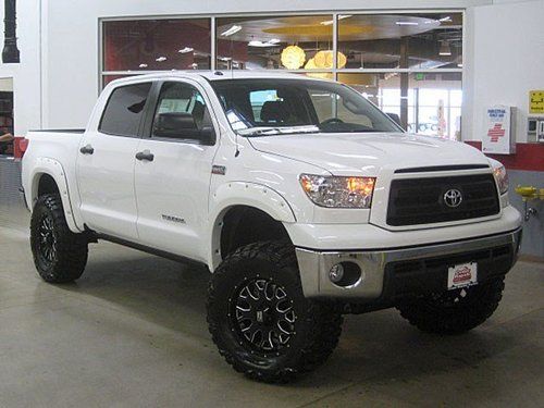 2013 toyota tundra crewmax 4wd truck only 530 miles