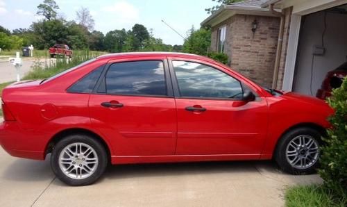 2005 ford focuse zx4, excellent condition-gas saver-97k miles-low reserve!!