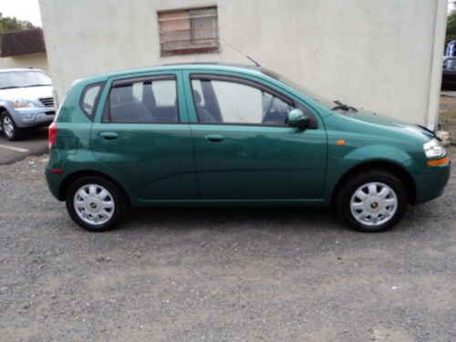 2004 aveo hatchback manual transmission 50,000 miles super clean must see