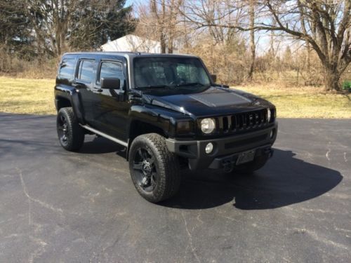 2007 hummer h3 luxury suv awd blacked out **lowered price for quick sale**