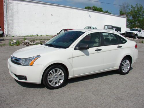 Extra clean low low miles 32535 fuel saver 24 cty 35 mpg hwy drive it anywhere$$