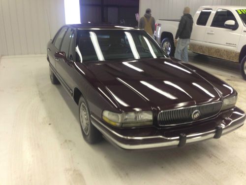 Buick lesabre 1995 used "mint condition" leather like new