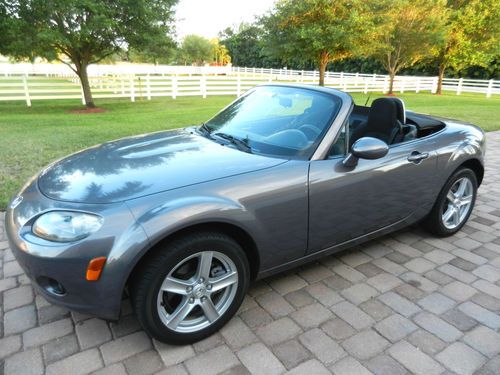 Gorgeous 2006 mazda miata mx-5, 71k miles,automatic,a/c,power package,cd,lo res