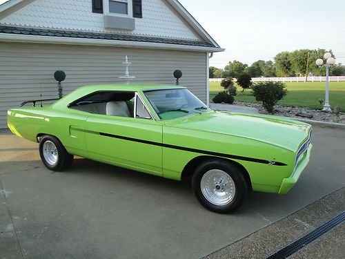1970 plymouth road runner coupe hot-rod 4-speed