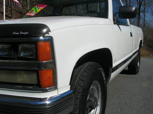 89 chevy 2500 white 2wd pu truck  runs great very good condition