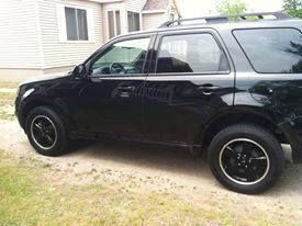2010 ford escape xlt, 4-door, 4wd, sport package, black on black, immaculate!!!!