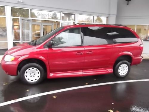 2004 chrysler town &amp; country handicaped mobility whelchair lowered floor vmi van