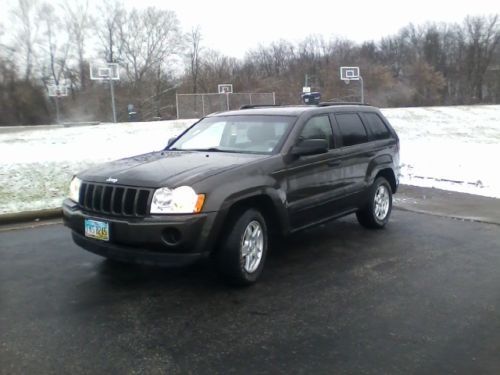 Must sell !! 2006 jeep grand cherokee 4x4 in great shape !!