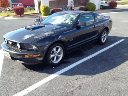 2008 ford mustang gt coupe at 4.6l- premium