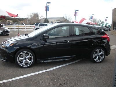 2013 ford focus st; recaro seats; black on black; navigation; hatchback