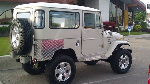 1968 fj40 land cruiser low miles-54,000 miles  numbers matching very clean!