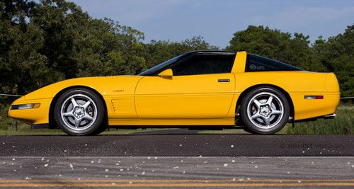 1995 corvette zr-1 hatchback 2-door 5.7l
