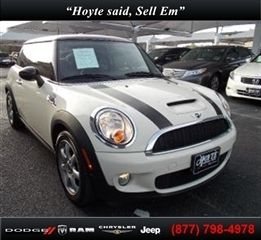 2007 mini cooper low miles, leather, automatic,sunroof,cd and clean car fax.