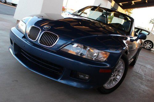 2000 bmw z3 roadster. 2.8l. auto. clean in/out. nice color combo. clean carfax.