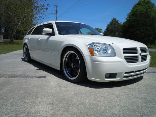 2006 dodge magnum r/t wagon 4-door 5.7l cleanest one on ebay. not driven in rain