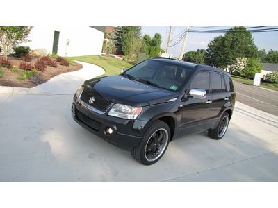 Great luxury suv! limited awd! leather sunroof ! 20" wheels !06 !no reserve