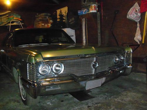 1968 imperial crown four door hardtop by chrylser- great body annd chrome