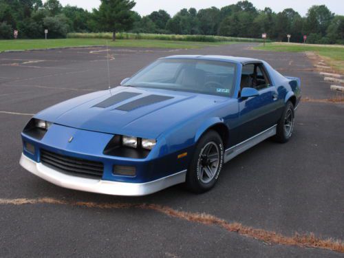 1986 blue and silver t-top z28 camaro