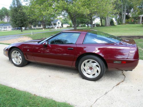 Extremely nice adult owned 1993 corvette  40th anniversary