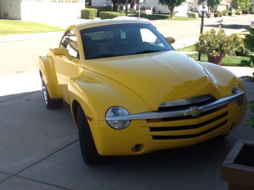 2005 chevrolet ssr convertible, 2 door, automatic, mileage: 36,200, yellow