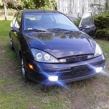 2000 ford focus zx3, auto, clean title! you fix, you save!