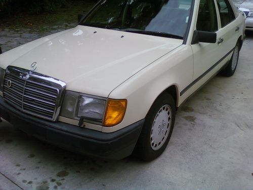 1987 mercedes-benz 300e 1 owner like new read ad