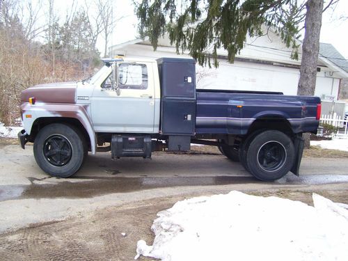 1982 ford f-600 pick up truck f-150 f-250 f-350 f-450 f-550 detroit diesel dump