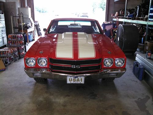 1970 chevrolet chevelle 454 red with white strips
