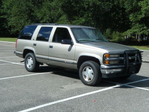 1998 chevrolet tahoe  4x4--leather--needs work--no reserve--no reserve  !!!!