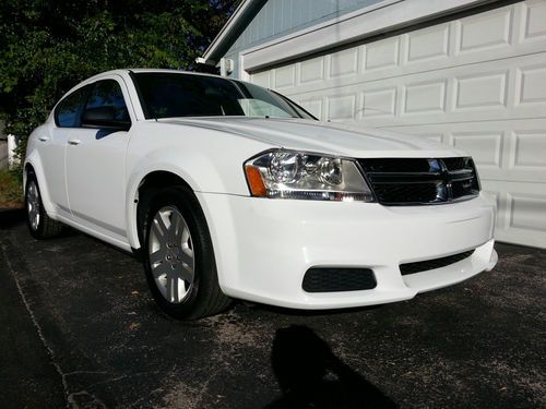 2011 dodge  avenger. low miles. wholesale price. low reserve must see!