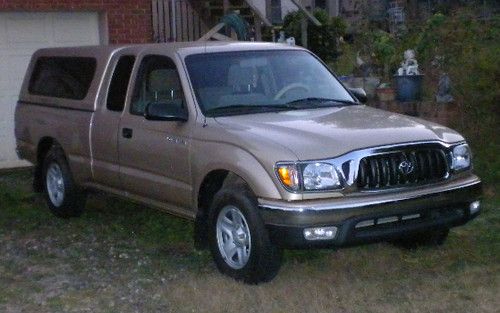 2002 toyota tacoma extended cab w/under 5k miles-1 owner, like new condition