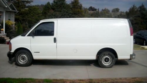 2002 chevrolet express with carpet cleaning truckmount