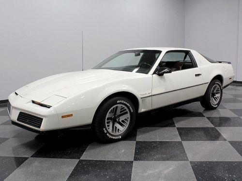 Only 28,900 original miles, fresh out of private collection, rare 5 speed!