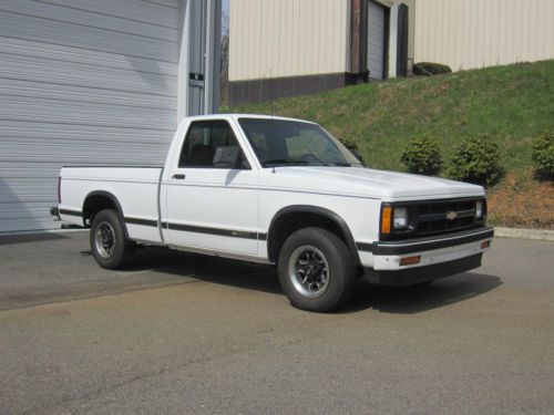 1993 chevrolet s-10 short bed 2wd &#034;all original, bucket seat-console truck.&#034;