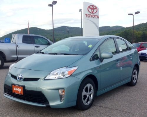 New 2014 toyota prius three sea glass pearl  financing and delivery available!!!