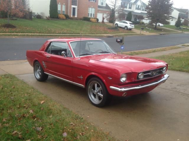 Ford mustang coupe 2-door