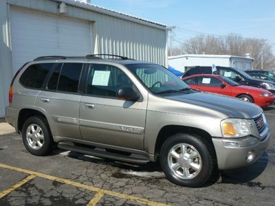 2002 gmc envoy slt - 2 wd,  leather &amp; sun roof - 70 % tires * clean *