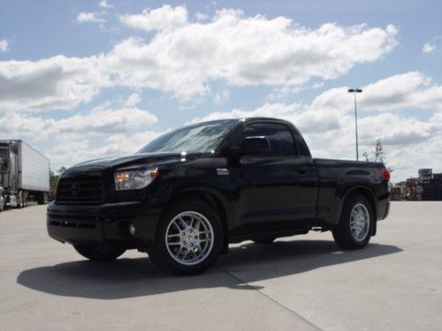2007 tundra w/sport package option tastefully cusomized low miles best offer