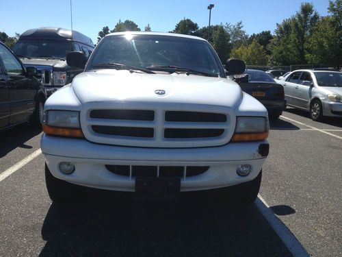 2000 dodge durango slt clean in and out see picutures....114k like new.........