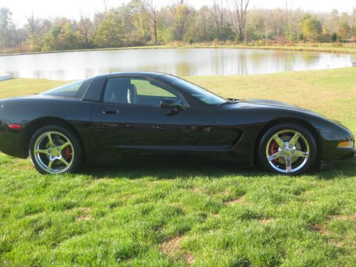 1999 sleek black on black corvette coupe 73,510 miles