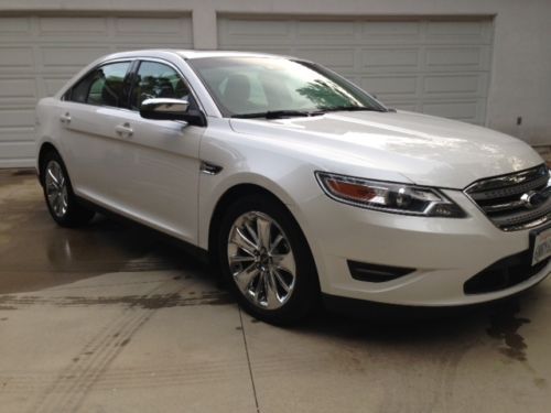 2010 ford taurus limited with all the options 27k miles