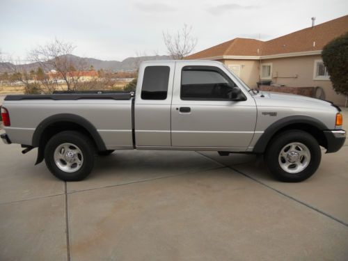 Low mileage! ford ranger xlt extended cab 4x4